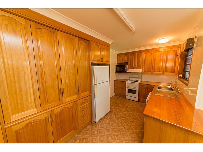 33 Brecknell St, The Range QLD 4700