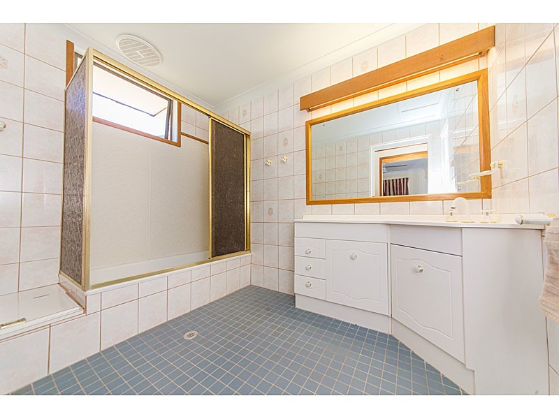 33 Brecknell St, The Range QLD 4700