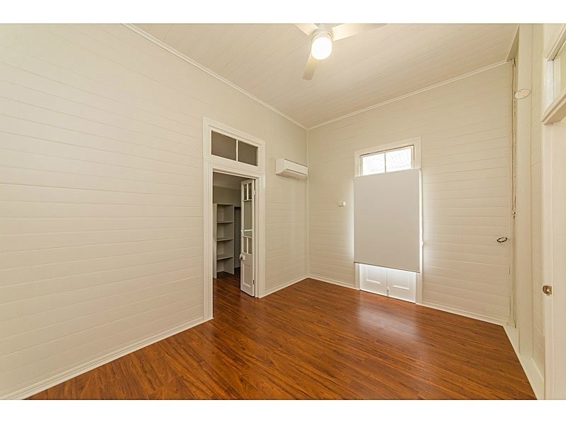 11 Arnold St, Allenstown QLD 4700
