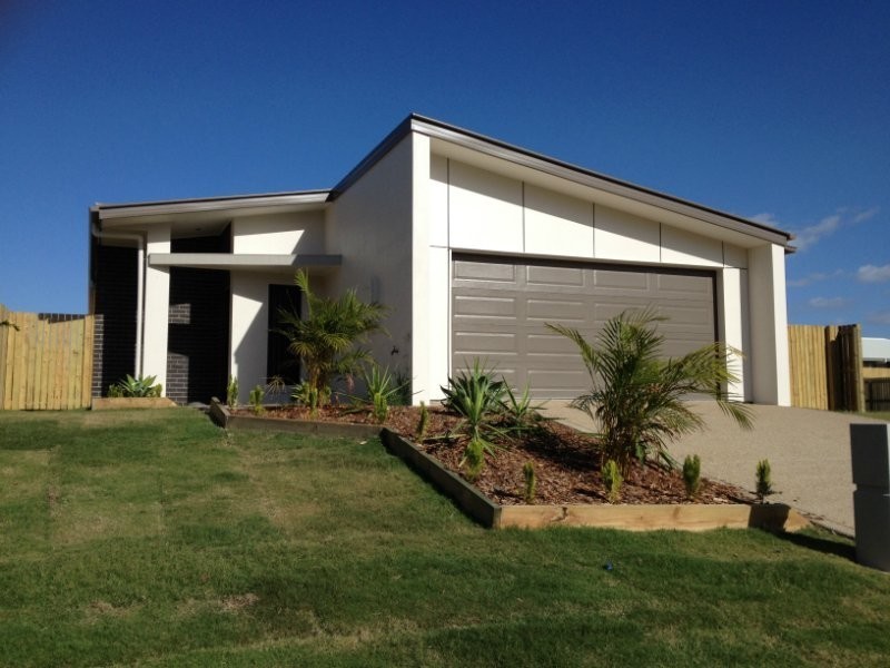 12 College Drive, Limestone Creek QLD 4701