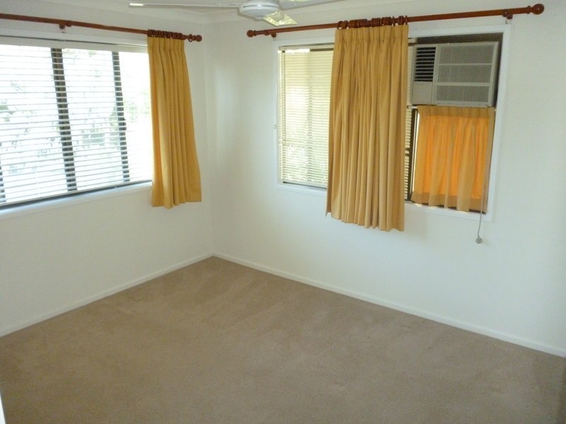 9 Calder Street, Park Avenue QLD 4701