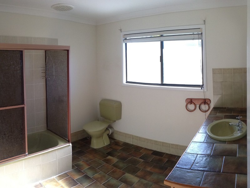 9 Calder Street, Park Avenue QLD 4701