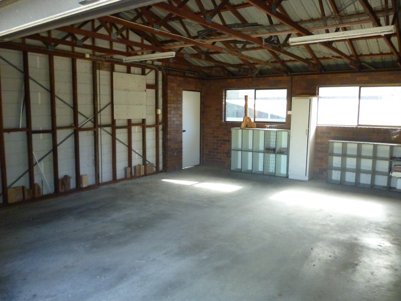 9 Calder Street, Park Avenue QLD 4701