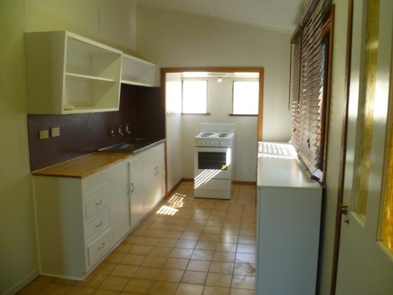 Wandal QLD 4700