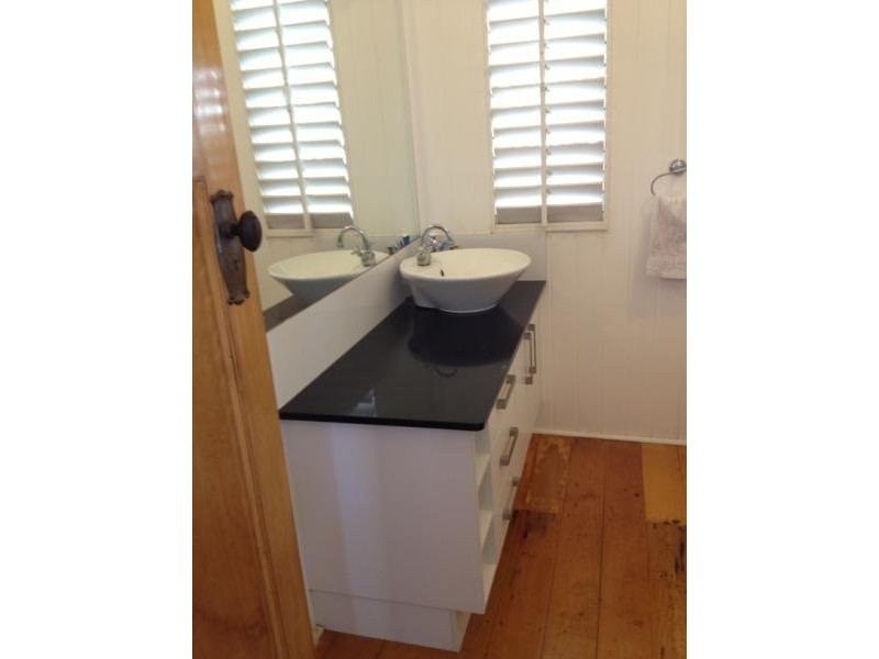 Wandal QLD 4700