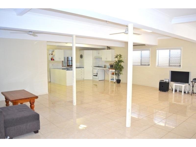 Wandal QLD 4700