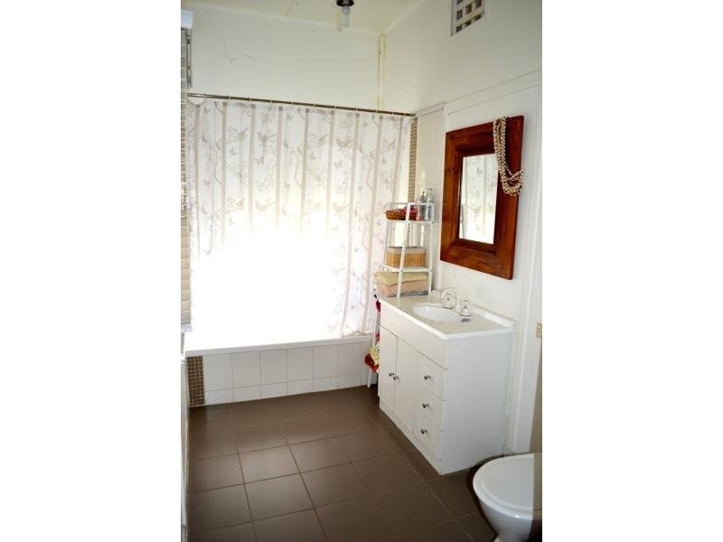 Wandal QLD 4700