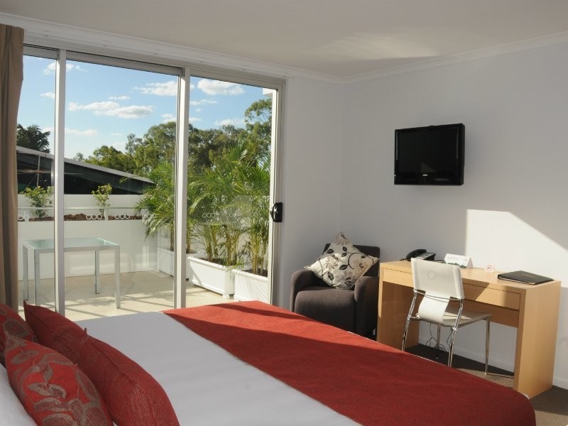 102 102  Victoria Parade, Rockhampton City QLD 4700