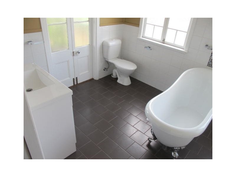 Park Avenue QLD 4701