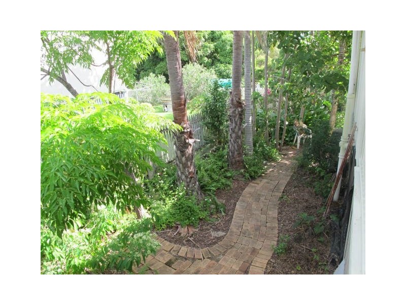 Wandal QLD 4700