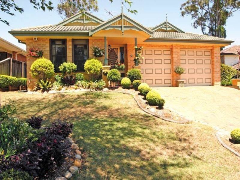 10 Burnett Avenue, Mount Annan NSW 2567