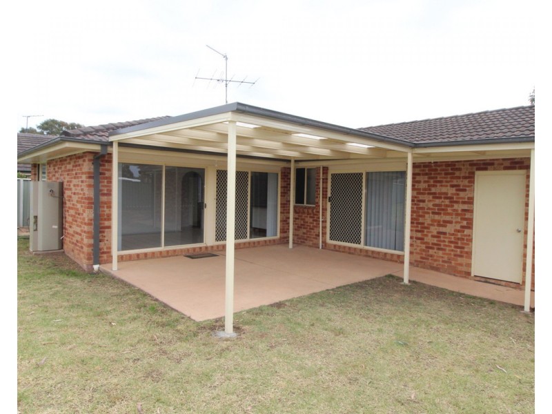 1 Todd Place, Mount Annan NSW 2567