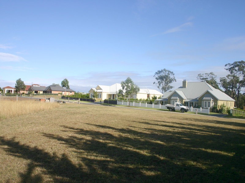 6 Domenics Place, Grasmere NSW 2570