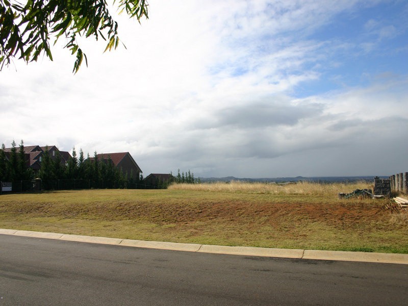 6 Domenics Place, Grasmere NSW 2570