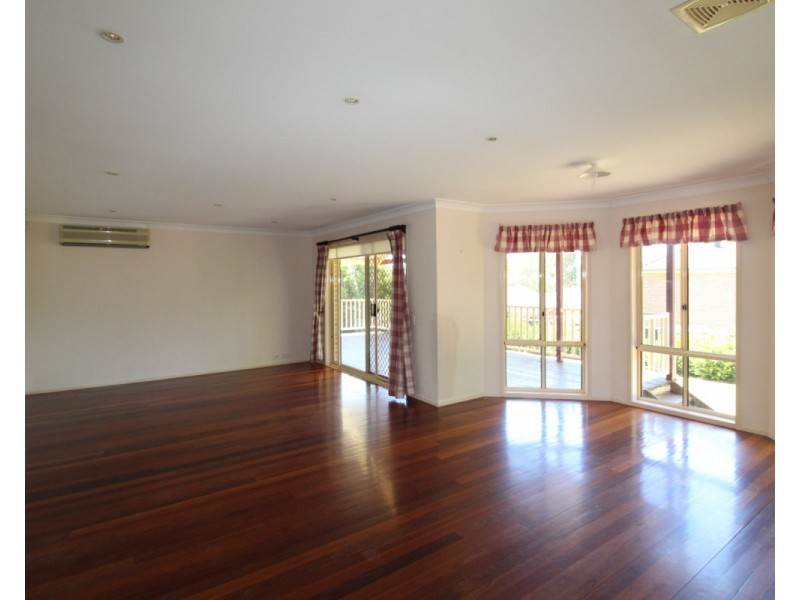15 Dore Place, Mount Annan NSW 2567