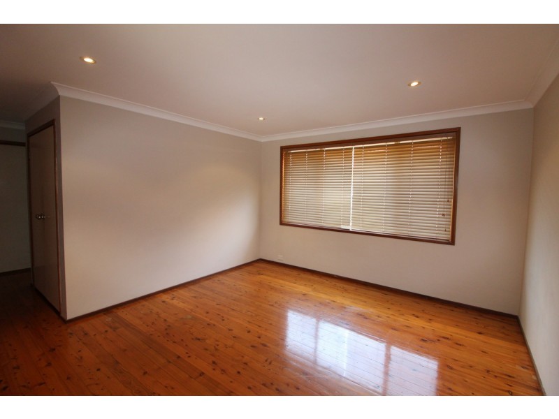 10 Congo Place, Kearns NSW 2558