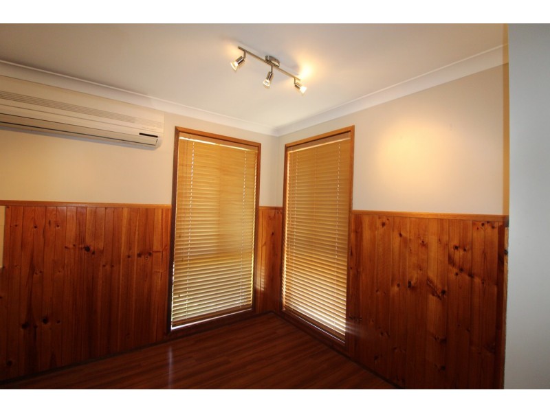 10 Congo Place, Kearns NSW 2558