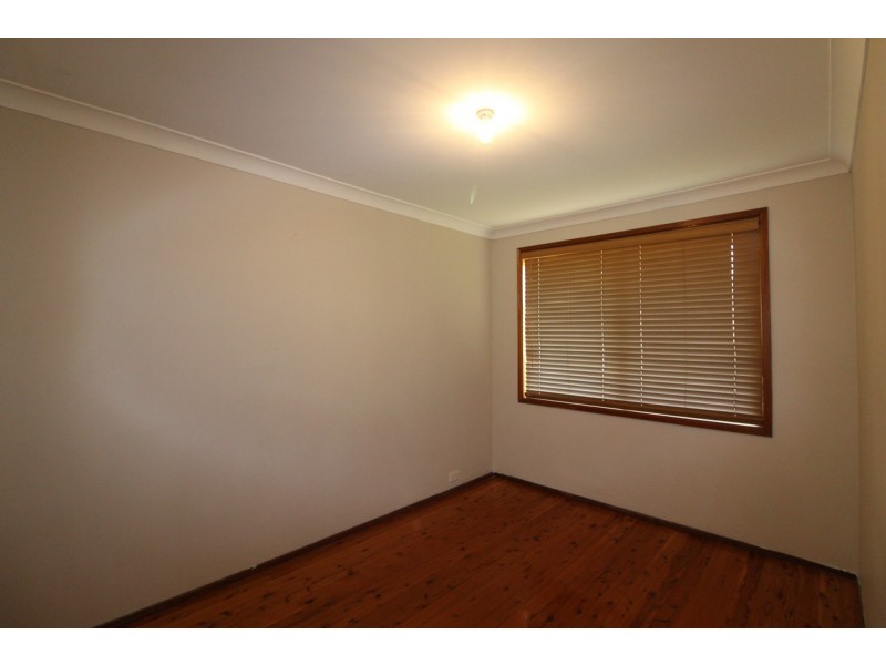 10 Congo Place, Kearns NSW 2558