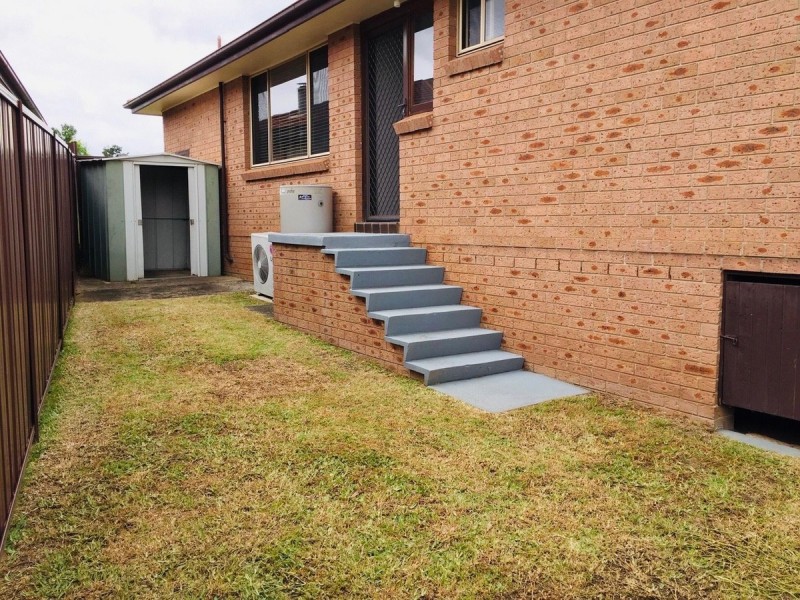 10 Congo Place, Kearns NSW 2558