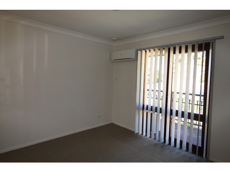 17 Peridot Close, Eagle Vale NSW 2558