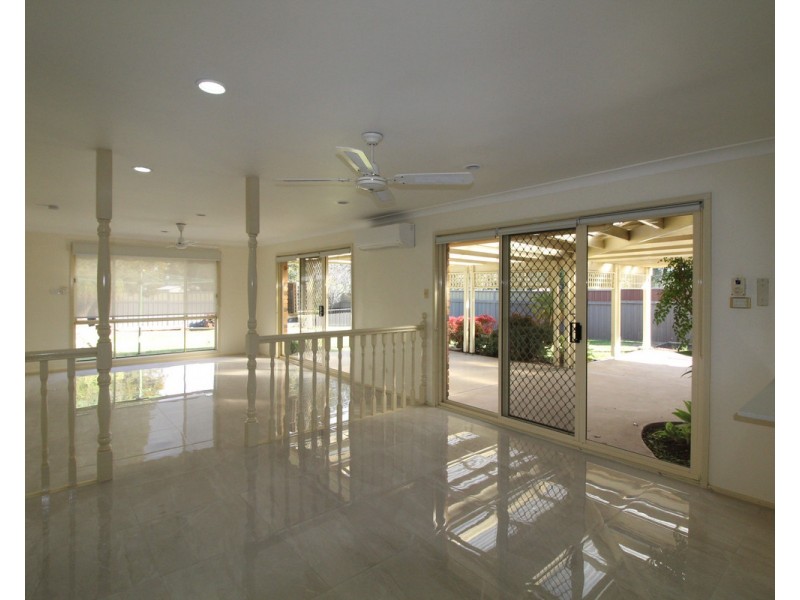 15 Suffolk Place, Elderslie NSW 2570
