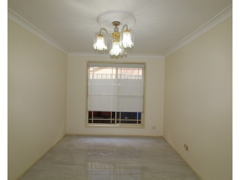 15 Suffolk Place, Elderslie NSW 2570