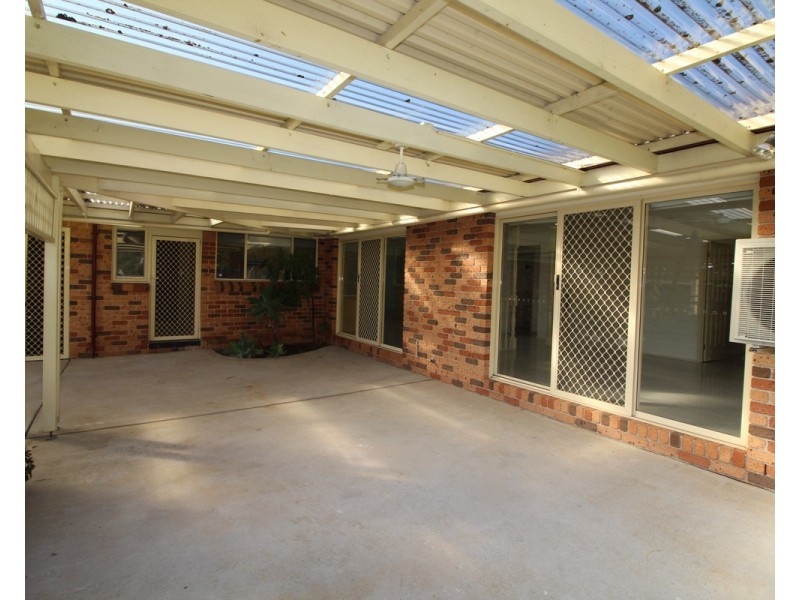 15 Suffolk Place, Elderslie NSW 2570
