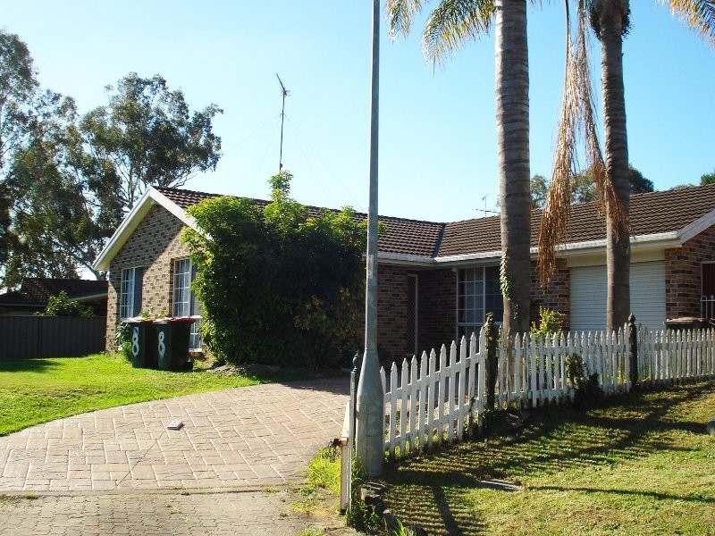 8 Hickey Place, Mount Annan NSW 2567
