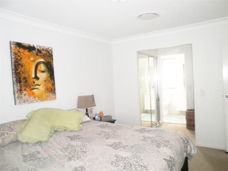 100 Minorca Circuit, Spring Farm NSW 2570