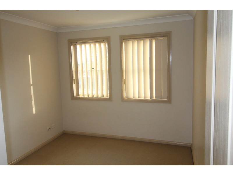 100 Glenfield Road, Currans Hill NSW 2567