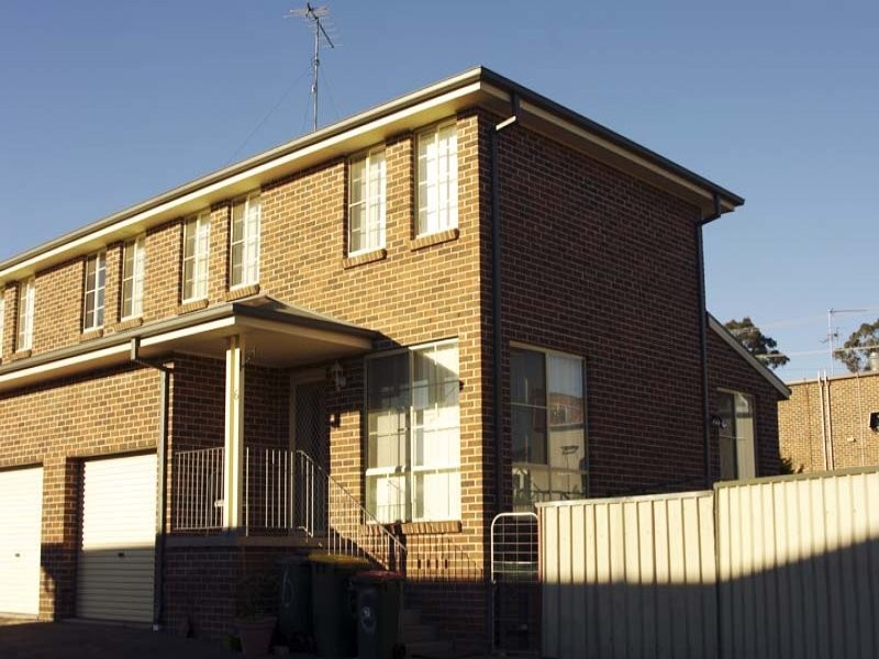 6/1A Mcintosh Street, The Oaks NSW 2570