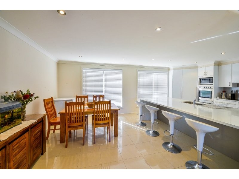 5 Mcbrien Place, The Oaks NSW 2570