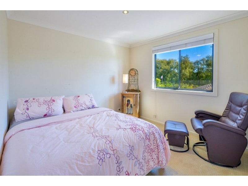 5 Mcbrien Place, The Oaks NSW 2570