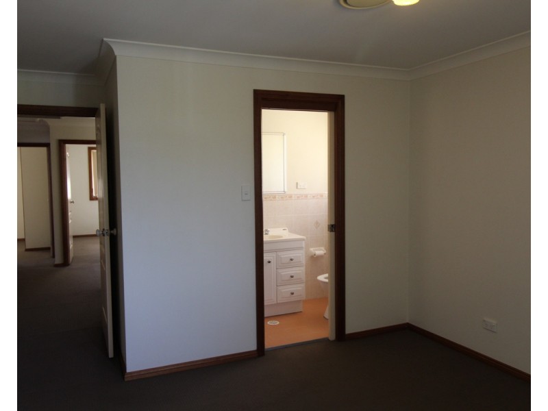 25 Banksia Road, Mount Annan NSW 2567
