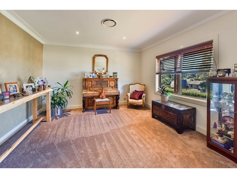 16 Warner Street, Camden Park NSW 2570