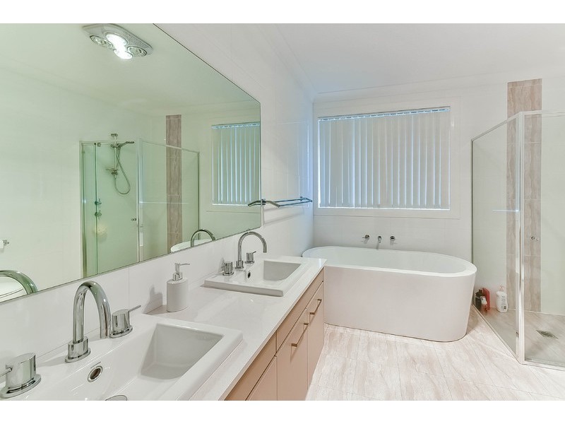 4 Village Circuit, Gregory Hills NSW 2557