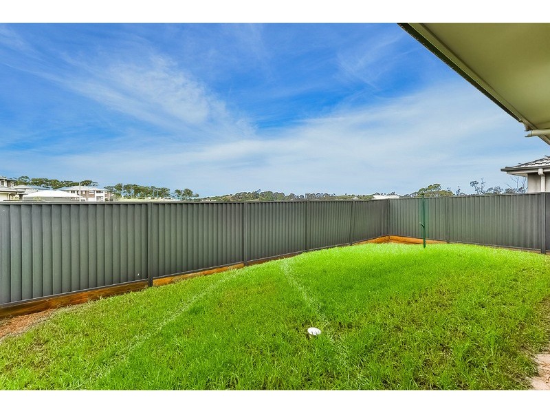 4 Village Circuit, Gregory Hills NSW 2557