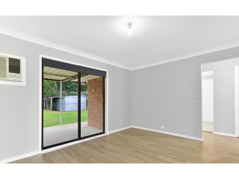 8 Mulgara Place, St Helens Park NSW 2560