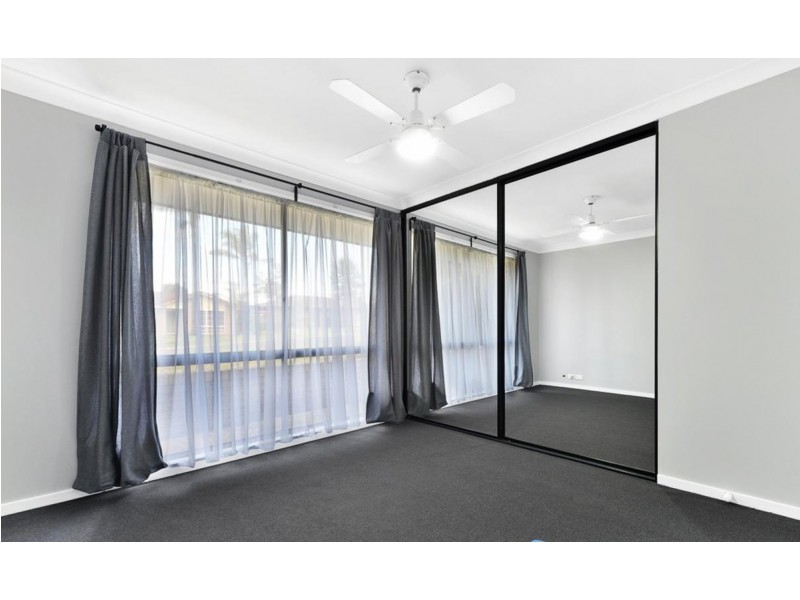 8 Mulgara Place, St Helens Park NSW 2560