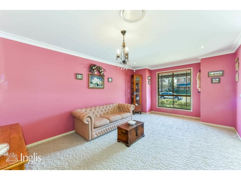 9 Hillier Close, Camden Park NSW 2570