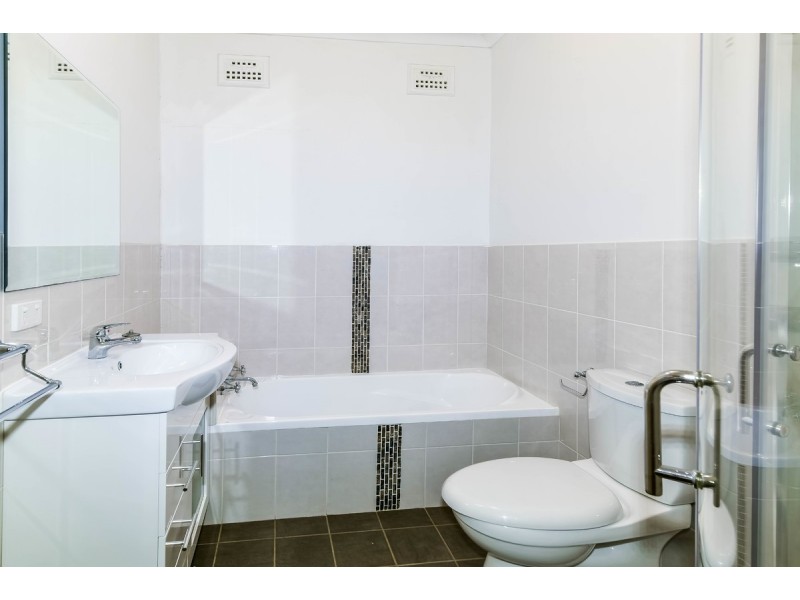 8 Gilbulla Avenue, Camden NSW 2570