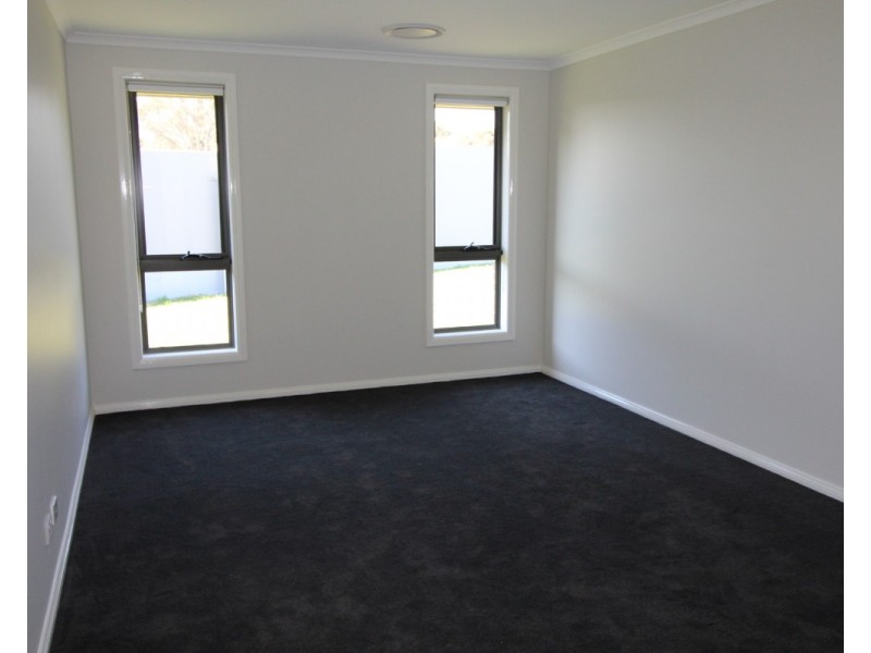 1 Nicholson Parade, Spring Farm NSW 2570
