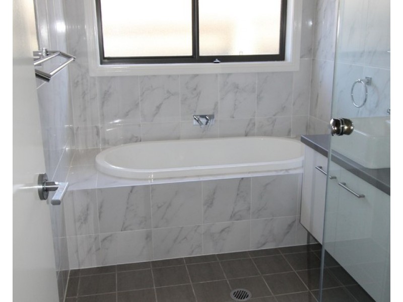1 Nicholson Parade, Spring Farm NSW 2570