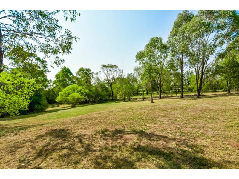 124 The Old Oaks Road, Grasmere NSW 2570