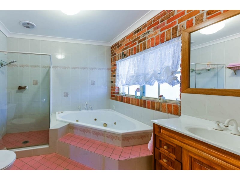 3 Doust Place, Grasmere NSW 2570