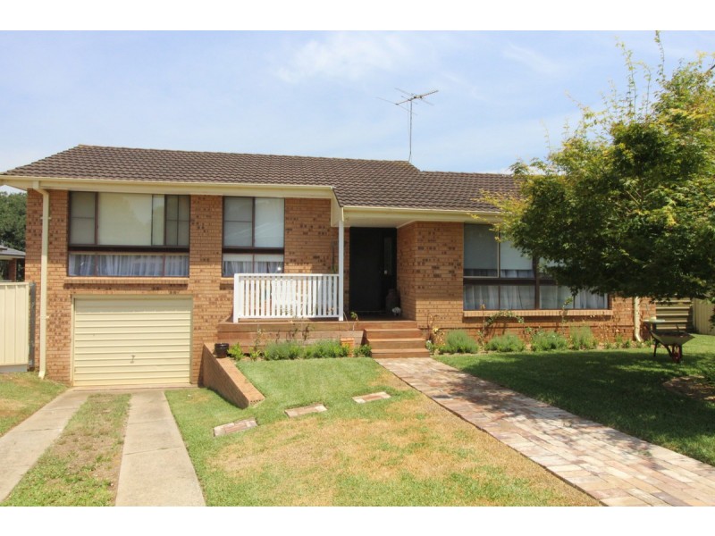 10 Purcell Street, Elderslie NSW 2570