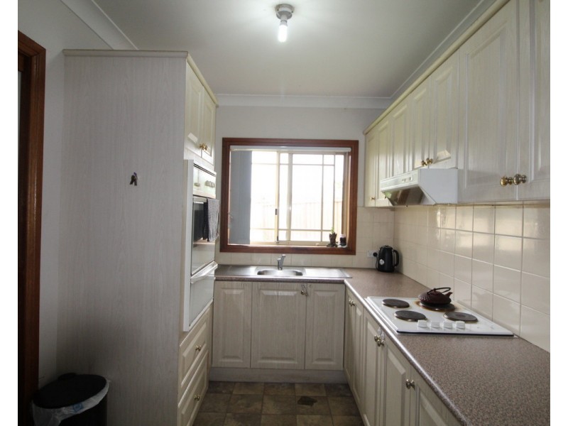 1/33 South Vanderville, The Oaks NSW 2570