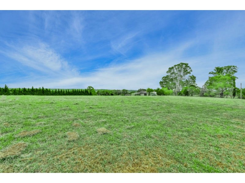 100 Old Oaks Road, The Oaks NSW 2570