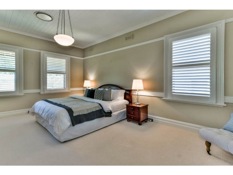 9 Menangle Road, Camden NSW 2570