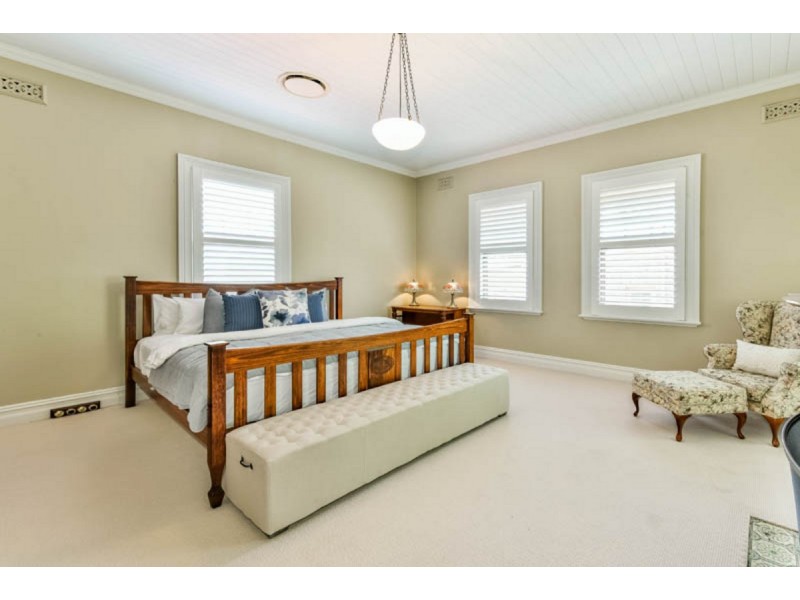 9 Menangle Road, Camden NSW 2570